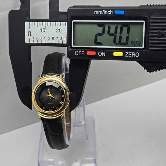 Womens Vintage LA Express LAX572 Watch Faceted Crystal Gold Leather New Battery - Picture 4 of 11